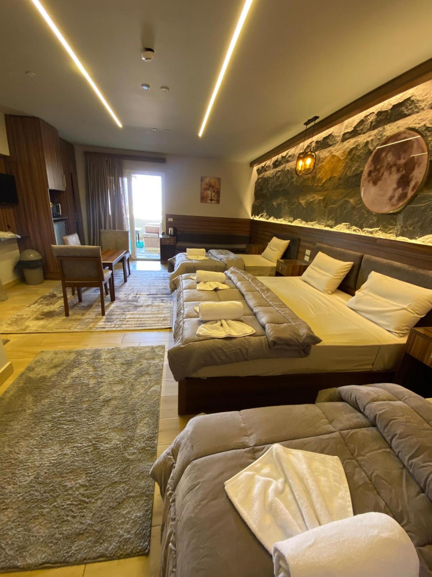 Holy Sheet Plus Cairo Exterior photo