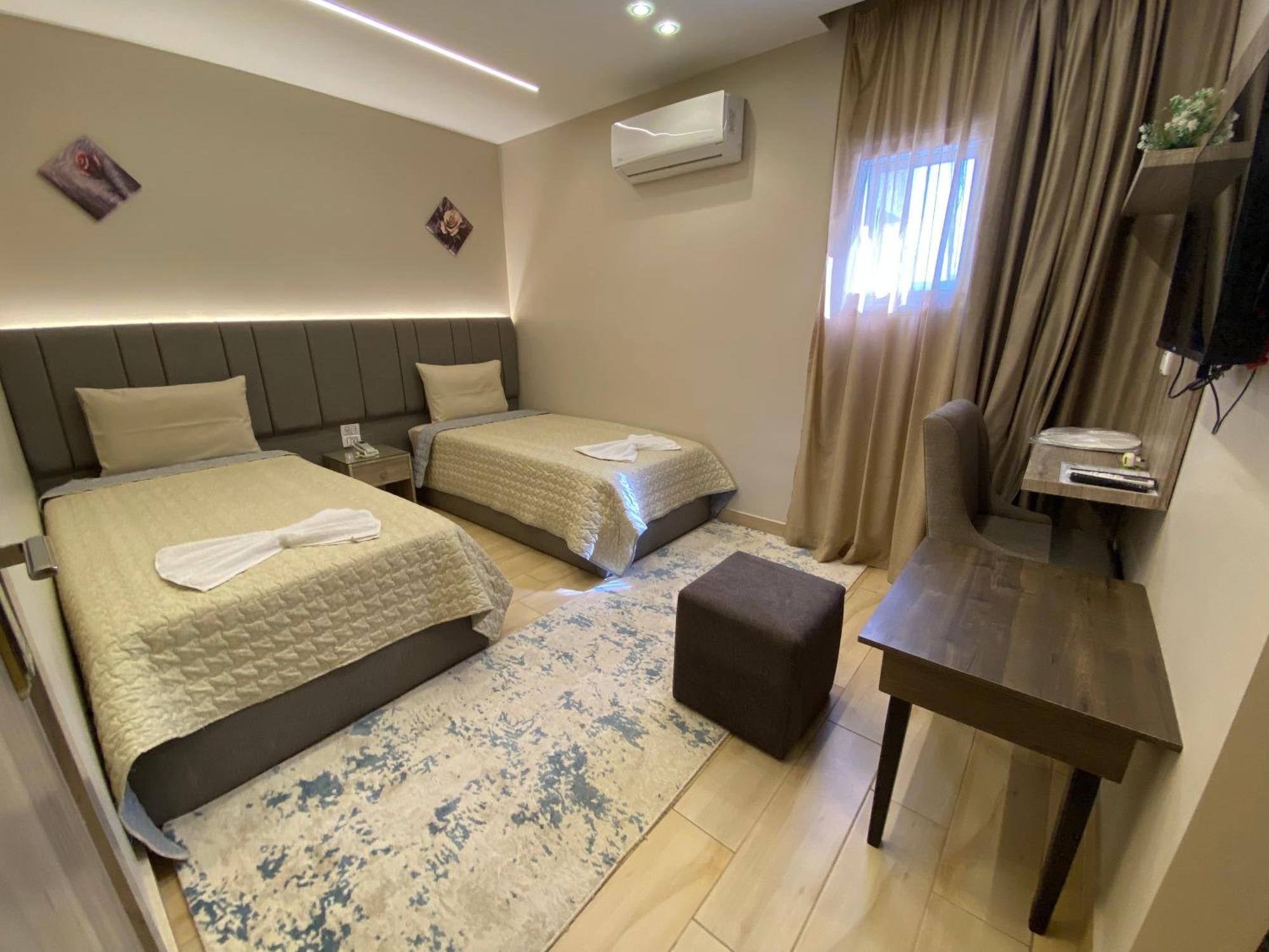 Holy Sheet Plus Cairo Exterior photo